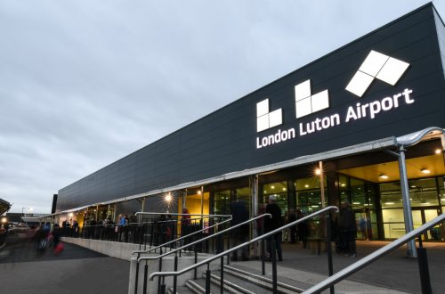 luton lotnisko terminal